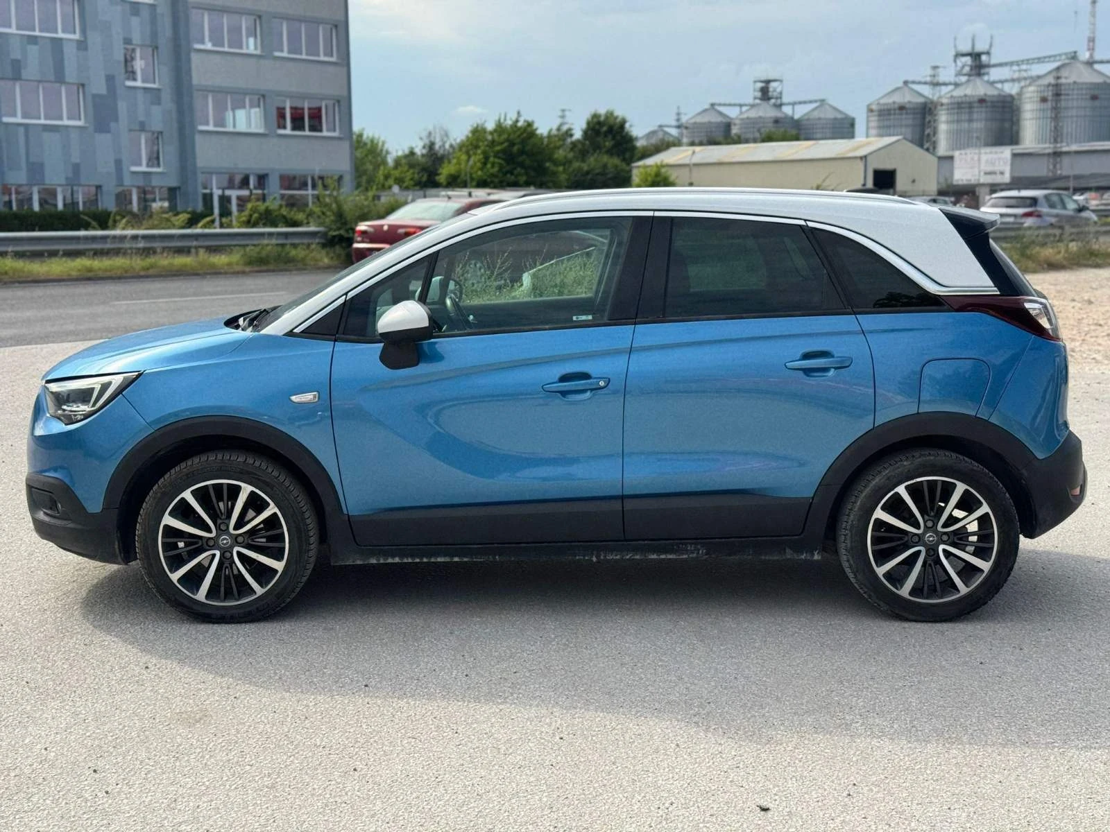 Opel Crossland X 1.2 , Панорама, хедъп, камера, кийлес, снимка 3 - Автомобили и джипове - 55138269