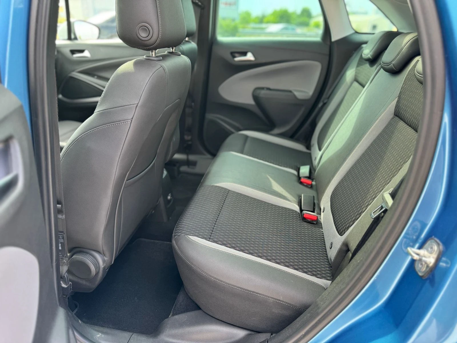 Opel Crossland X 1.2 , Панорама, хедъп, камера, кийлес, снимка 12 - Автомобили и джипове - 55138269