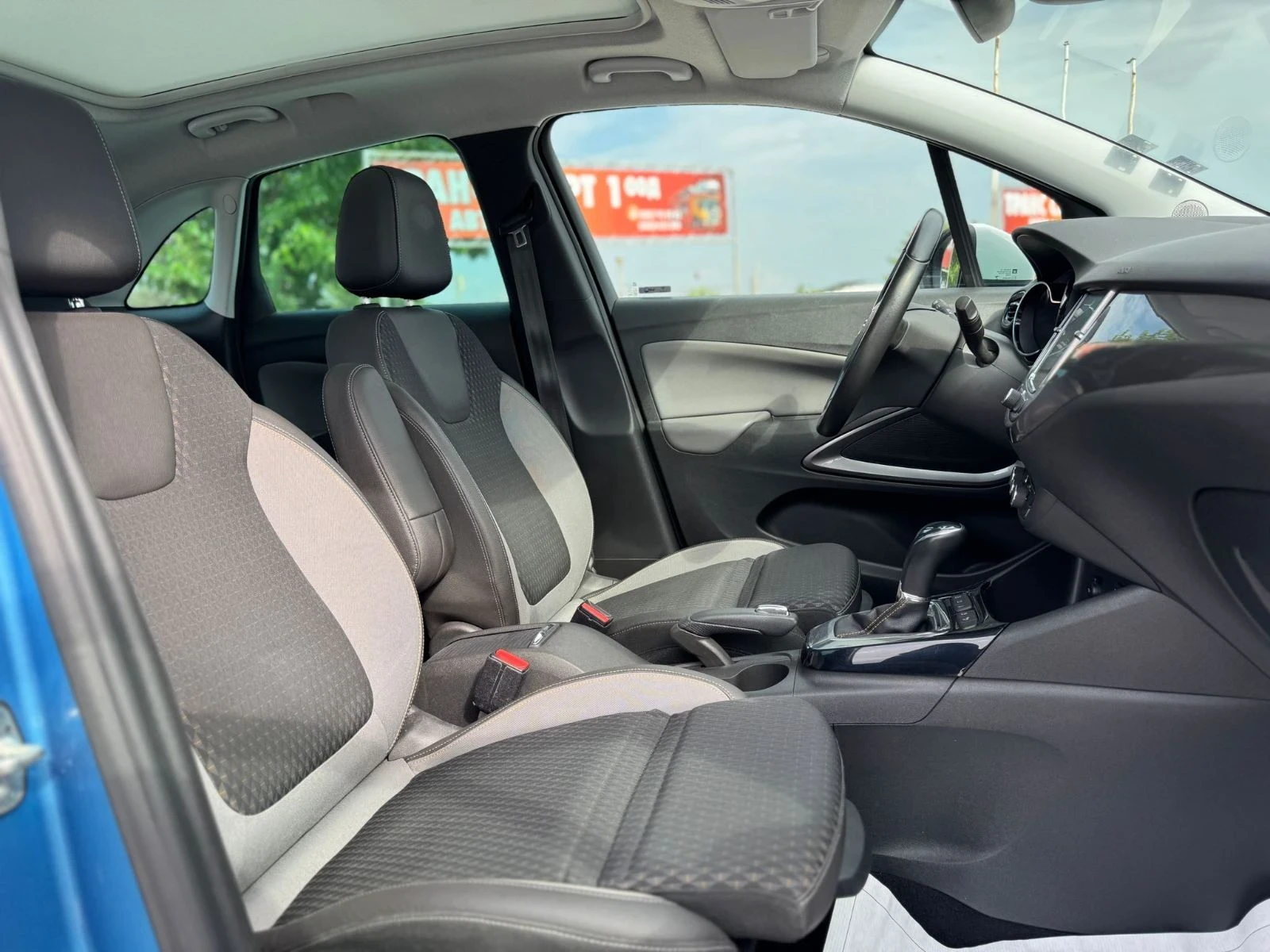 Opel Crossland X 1.2 , Панорама, хедъп, камера, кийлес, снимка 9 - Автомобили и джипове - 55138269