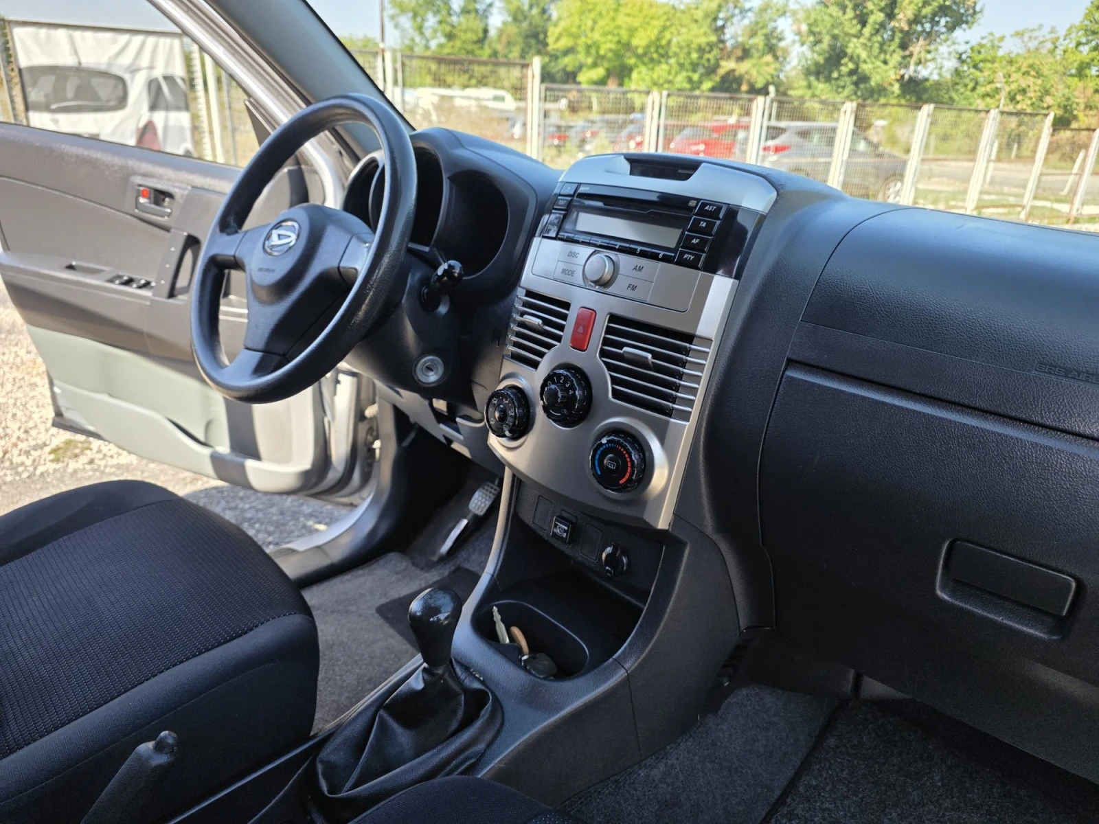 Daihatsu Terios 1.5-105кс Газ, снимка 15 - Автомобили и джипове - 55862220