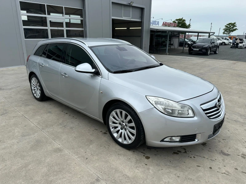 Opel Insignia 2.0 CDTI Sports Tourer, снимка 3 - Автомобили и джипове - 45749701