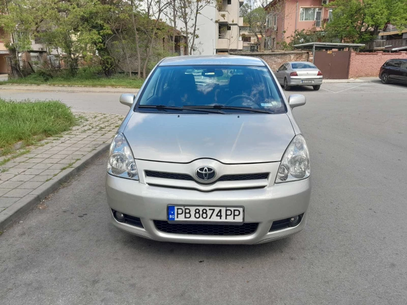 Toyota Corolla verso, снимка 4 - Автомобили и джипове - 49276587