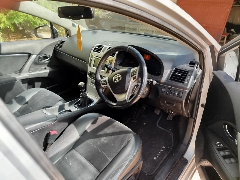 Toyota Avensis, снимка 4 - Автомобили и джипове - 53104240