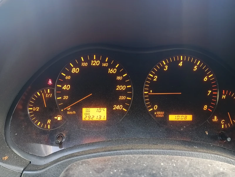 Toyota Avensis, снимка 10 - Автомобили и джипове - 52424740