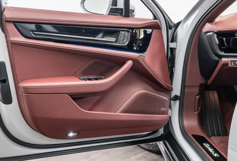 Porsche Panamera TURBO S E-HYBRID/FACELIFT/CERAMIC/BOSE/PANO/MATRIX, снимка 7 - Автомобили и джипове - 52166227