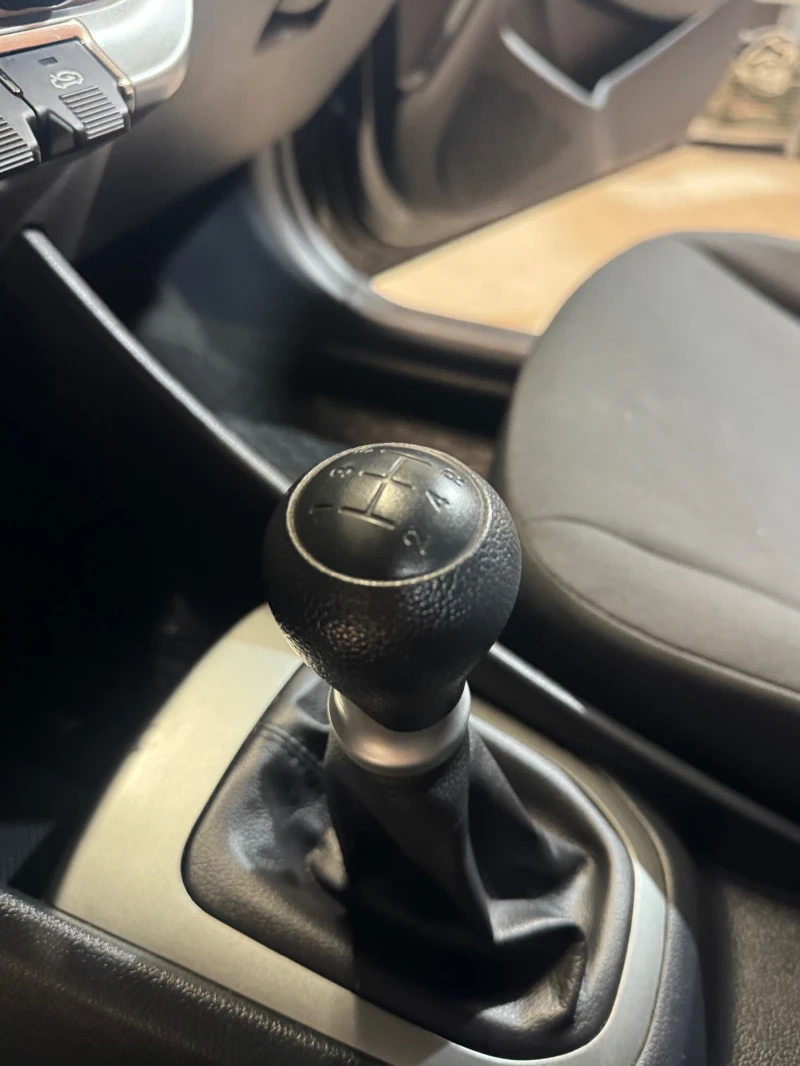 Kia Rio 150000 КМ., снимка 13 - Автомобили и джипове - 52457136