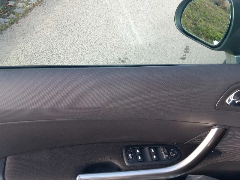 Peugeot 308 Рядко изпълнение 1.6 e-hdi, снимка 10 - Автомобили и джипове - 52659677