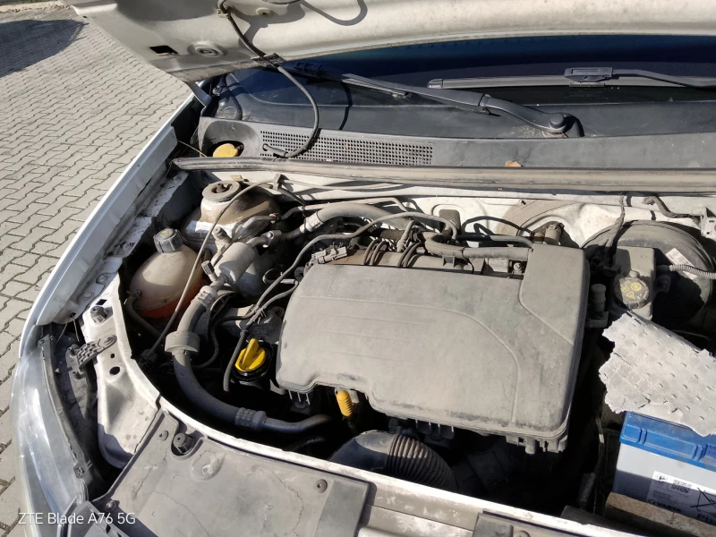 Dacia Sandero 1.2i, снимка 5 - Автомобили и джипове - 52670829