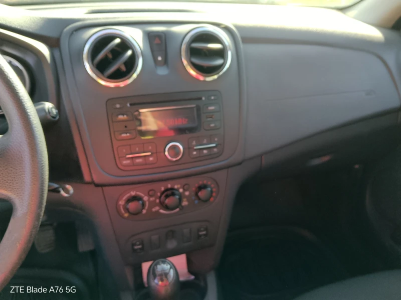 Dacia Sandero 1.2i, снимка 12 - Автомобили и джипове - 52670829