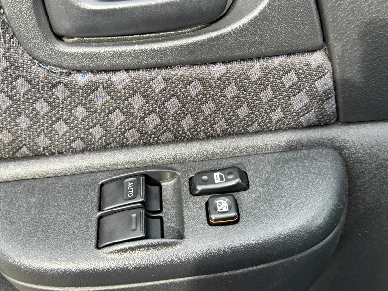 Toyota Yaris verso КЛИМАТИК ЕЛ ПАКЕТ, снимка 9 - Автомобили и джипове - 52965465