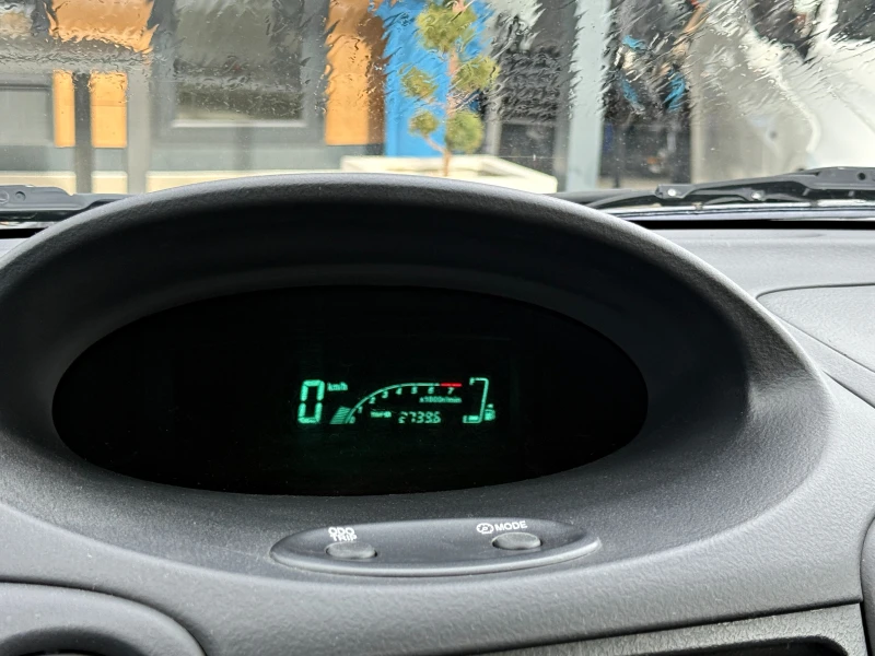 Toyota Yaris verso КЛИМАТИК ЕЛ ПАКЕТ, снимка 7 - Автомобили и джипове - 52965465