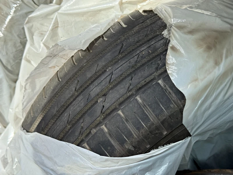 Toyota Yaris verso КЛИМАТИК ЕЛ ПАКЕТ, снимка 14 - Автомобили и джипове - 52965465