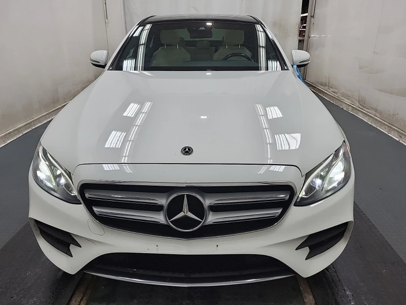 Mercedes-Benz E 350 * * CARFAX * * АВТО КРЕДИТ * * , снимка 2 - Автомобили и джипове - 52978915