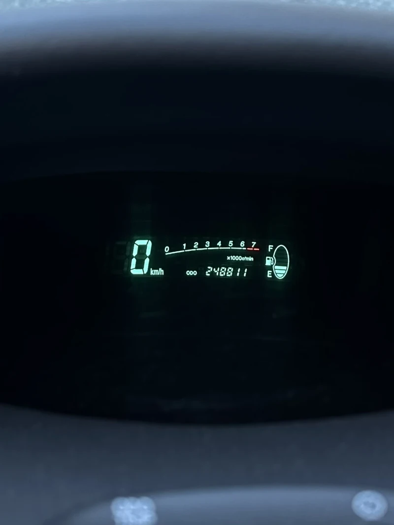 Toyota Yaris 1.0 VVT-i, снимка 7 - Автомобили и джипове - 53191512