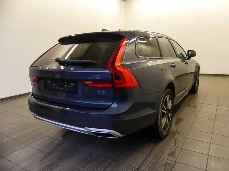 Volvo V90 Cross Country D5 AWD - изображение 3