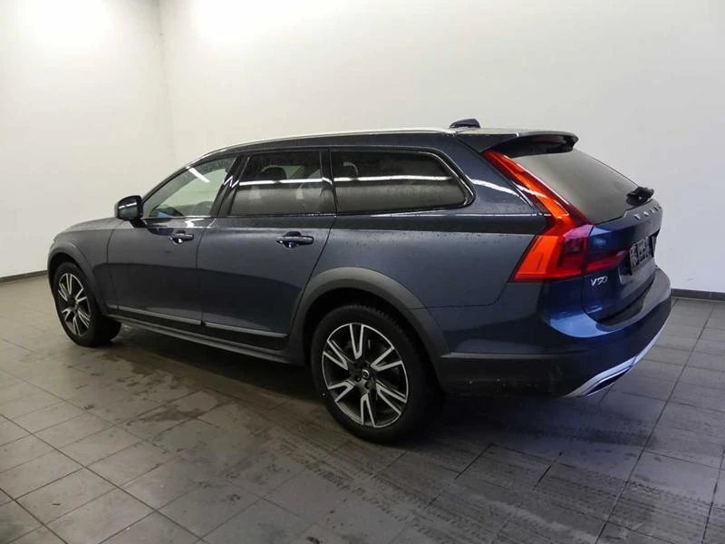 Volvo V90 Cross Country D5 AWD - изображение 6