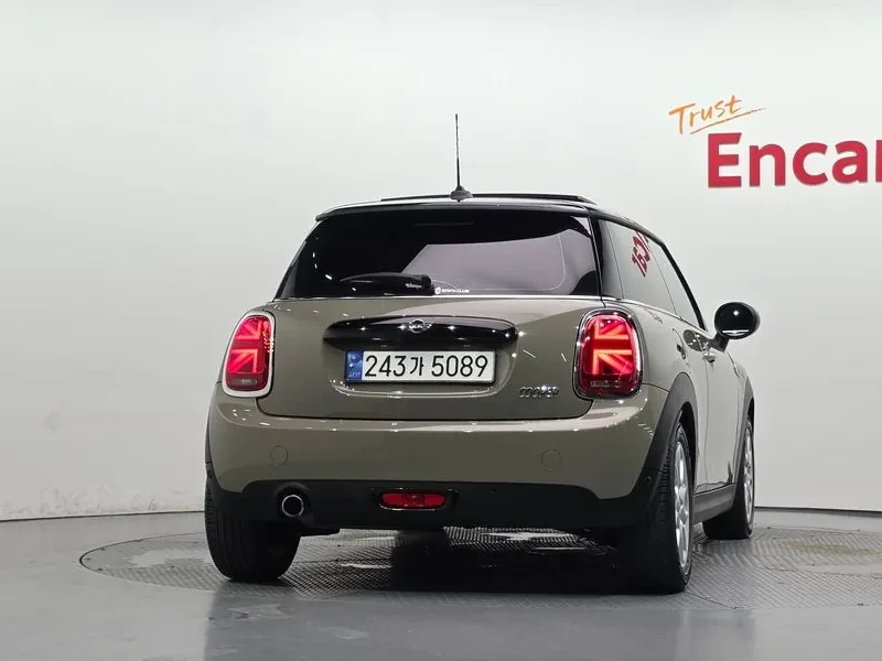 Mini Cooper High 3Rd Generation, снимка 4 - Автомобили и джипове - 55938744