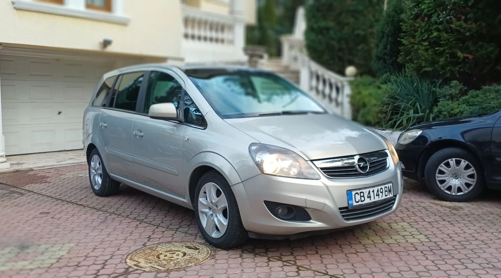 Opel Zafira 1, 7 cdti Cosmo, снимка 1