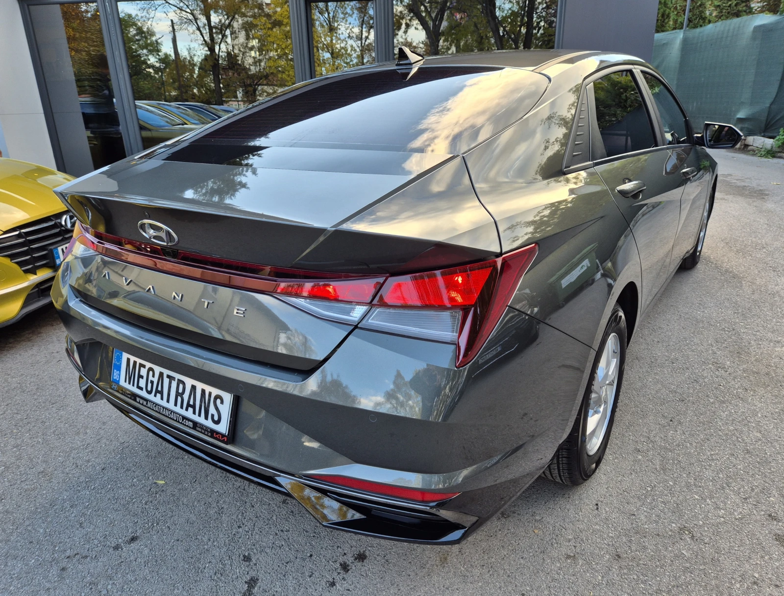 Hyundai Elantra 1.6cm3 LPG - изображение 3