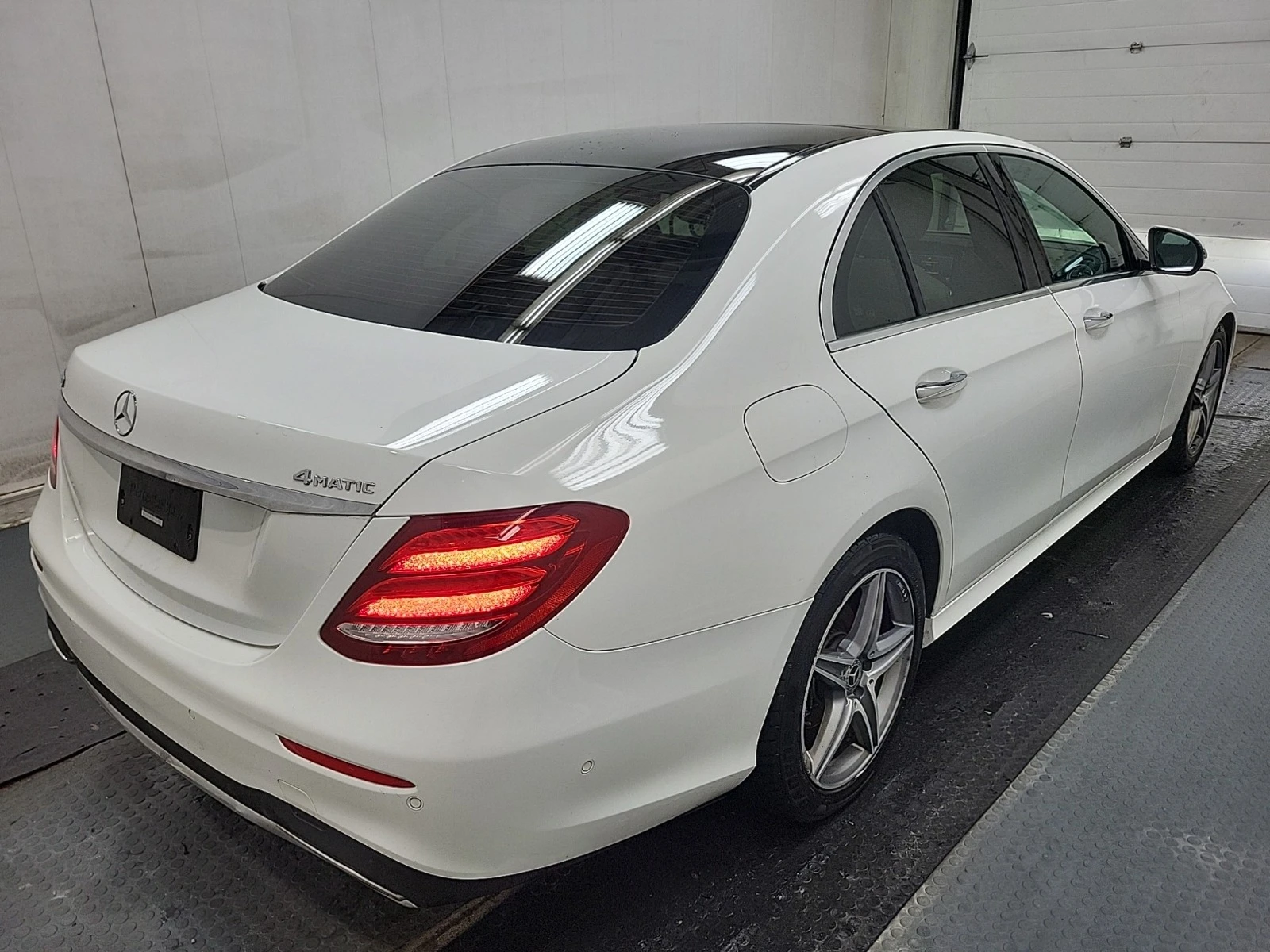Mercedes-Benz E 350 * * CARFAX * * ���� ������ * *  | Mobile.bg � ����������� 4