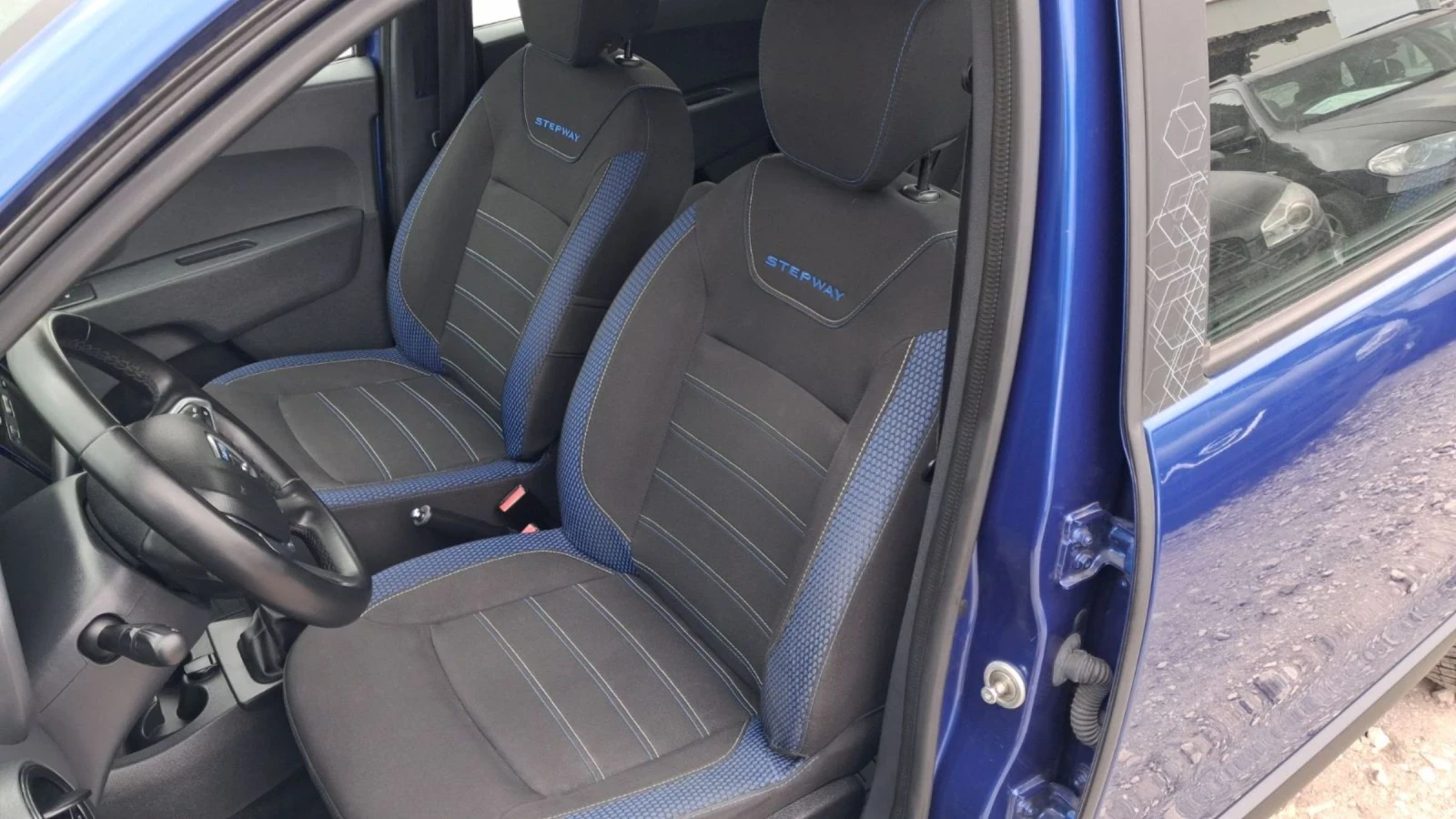 Dacia Lodgy STEPWAY 1.5DCI 7 МЕСТА НАВИГАЦИЯ, снимка 9 - Автомобили и джипове - 53902883