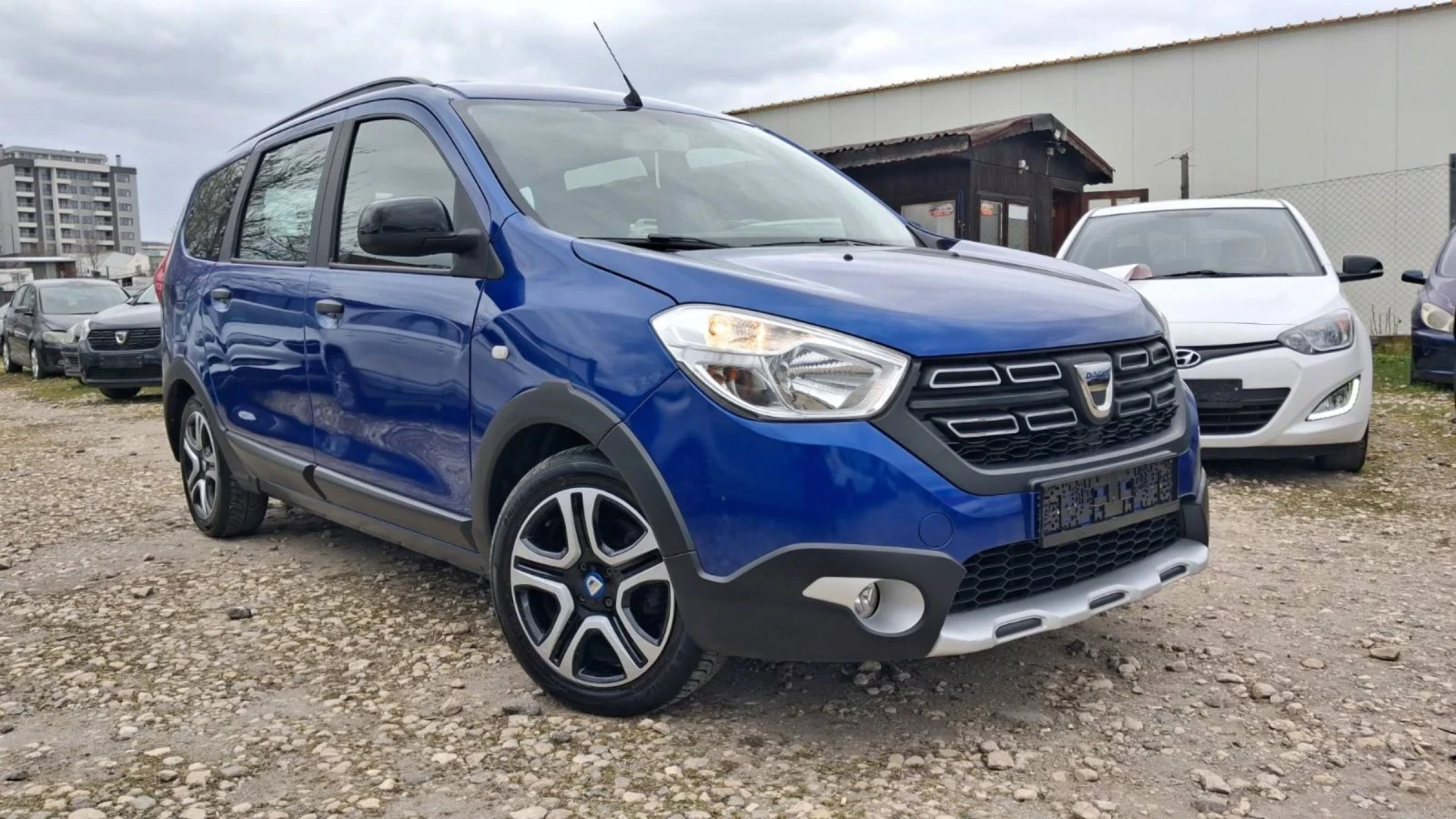 Dacia Lodgy STEPWAY 1.5DCI 7 МЕСТА НАВИГАЦИЯ, снимка 5 - Автомобили и джипове - 53902883