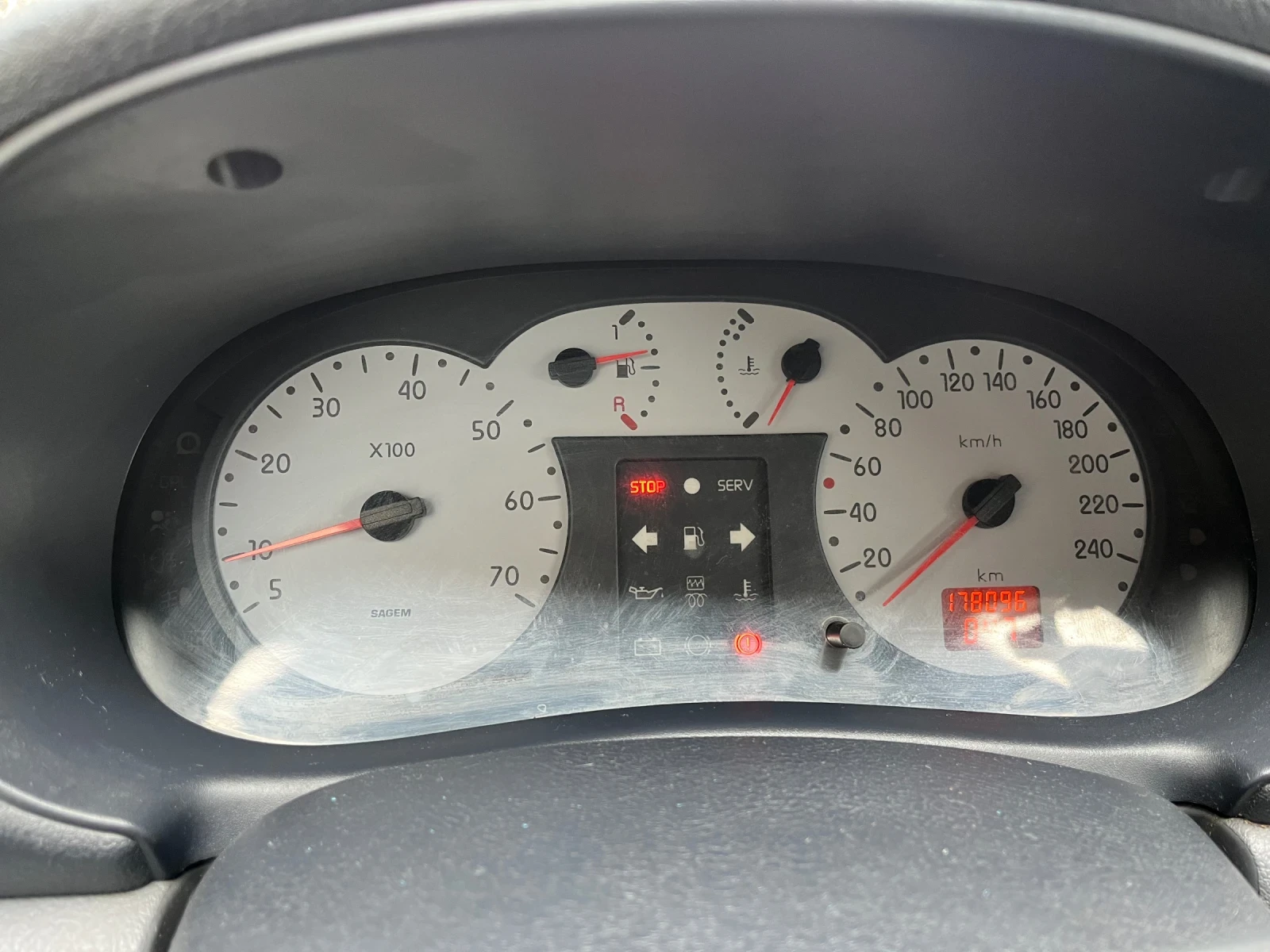 Renault Clio, снимка 5 - Автомобили и джипове - 53933959