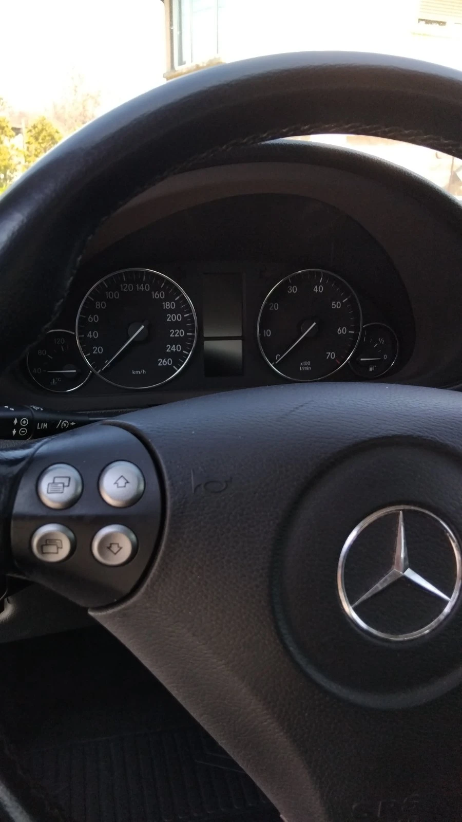 Mercedes-Benz C 200 спорт купе, снимка 11 - Автомобили и джипове - 54122259