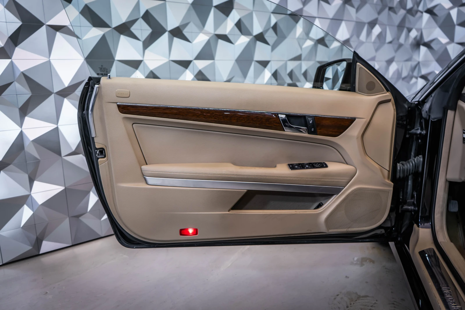 Mercedes-Benz E 250 Cabrio  CGI BlueEfficiency* Подгрев* , снимка 7 - Автомобили и джипове - 54121715