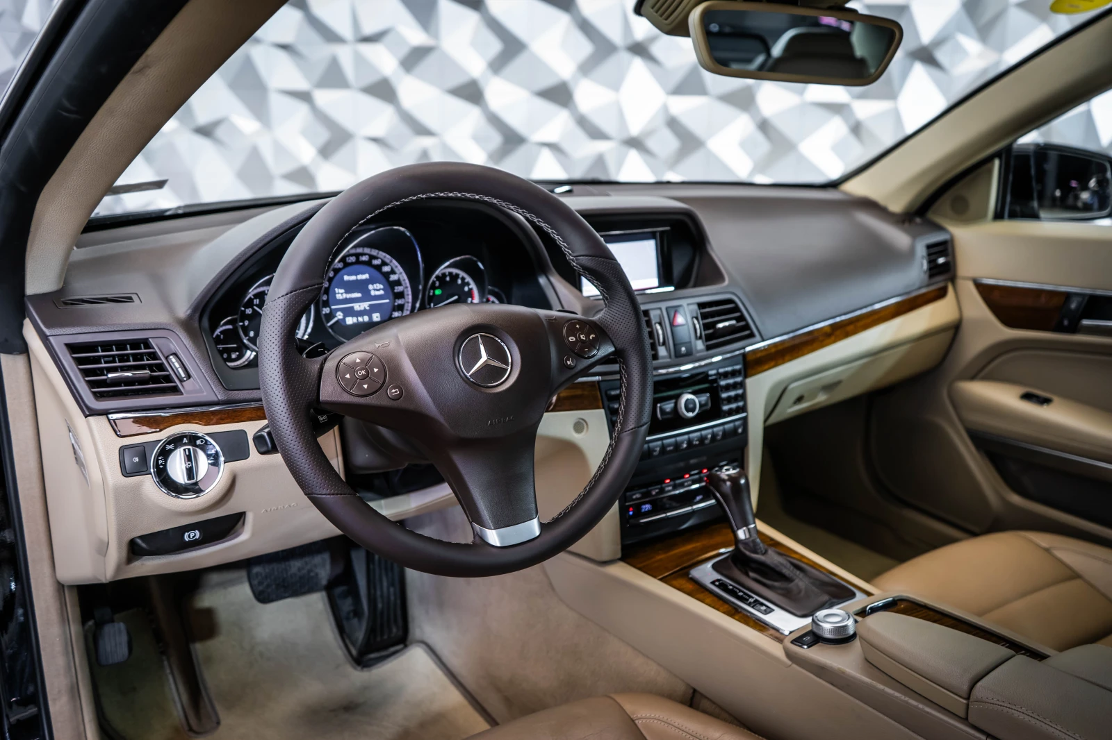 Mercedes-Benz E 250 Cabrio  CGI BlueEfficiency* Подгрев* , снимка 8 - Автомобили и джипове - 54121715