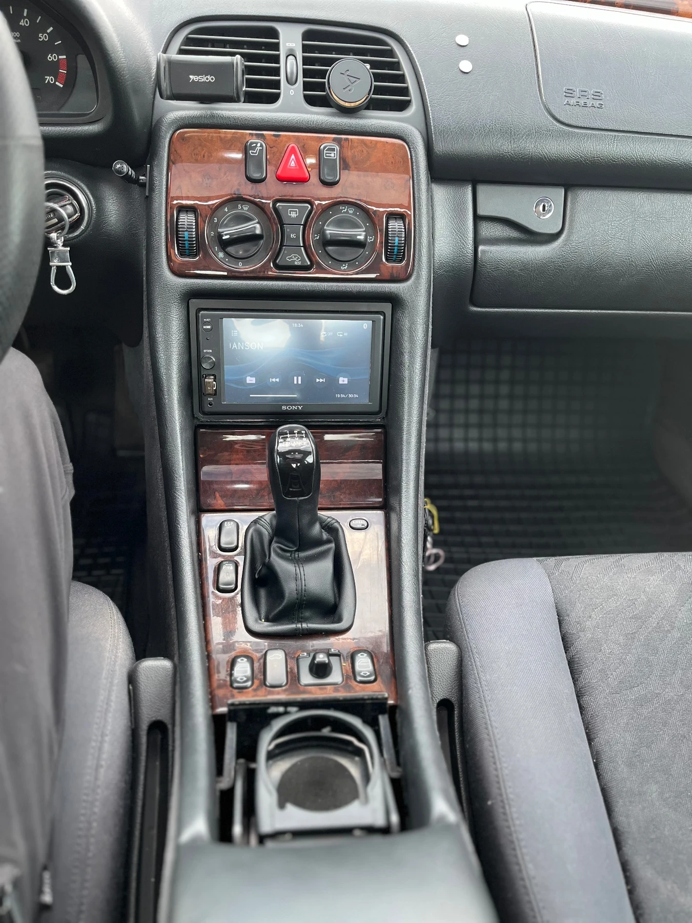 Mercedes-Benz CLK 200 kompressor, снимка 8 - Автомобили и джипове - 54143257