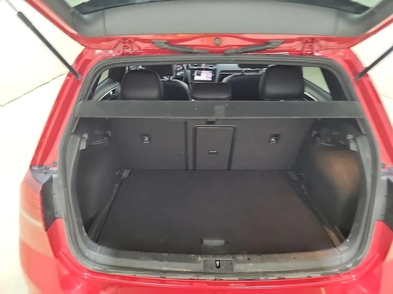 VW Golf * 5 DOOR DSG * R* КАМЕРА* ПОДГРЕВ* КОЖА* DIGITAL* , снимка 13 - Автомобили и джипове - 54776665