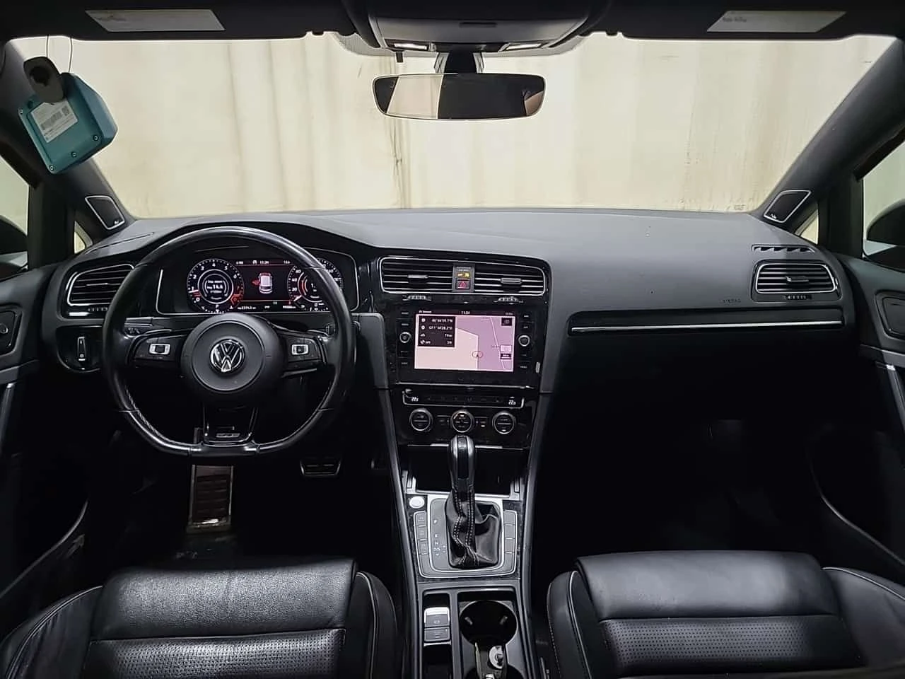 VW Golf * 5 DOOR DSG * R* КАМЕРА* ПОДГРЕВ* КОЖА* DIGITAL* , снимка 10 - Автомобили и джипове - 54776665