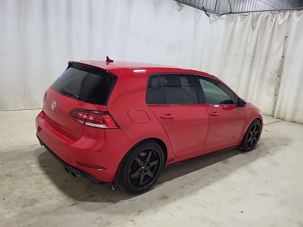 VW Golf * 5 DOOR DSG * R* КАМЕРА* ПОДГРЕВ* КОЖА* DIGITAL* , снимка 3 - Автомобили и джипове - 54776665