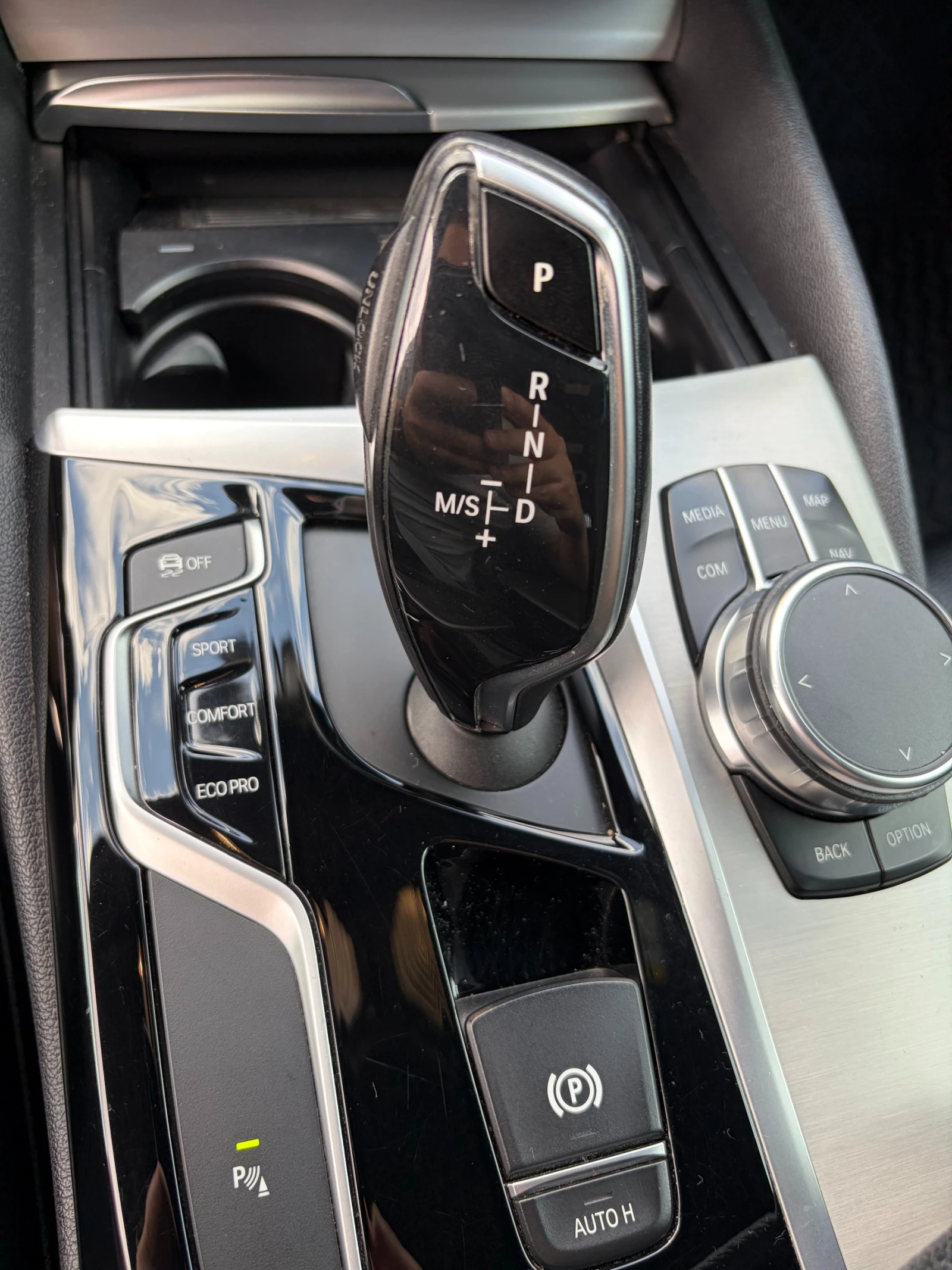 BMW 530 G31 X-DRIVE 265 к.с, снимка 11 - Автомобили и джипове - 54894478