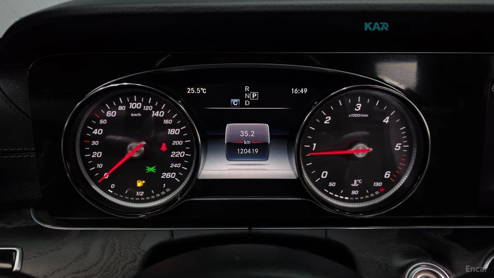Mercedes-Benz E 220 D AMG-Line Автокредит Цена до България, снимка 8 - Автомобили и джипове - 55191433