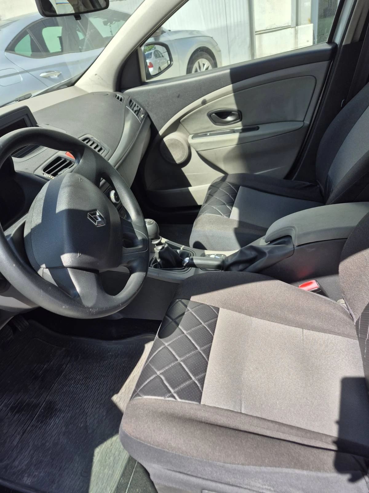 Renault Megane, снимка 7 - Автомобили и джипове - 55313986