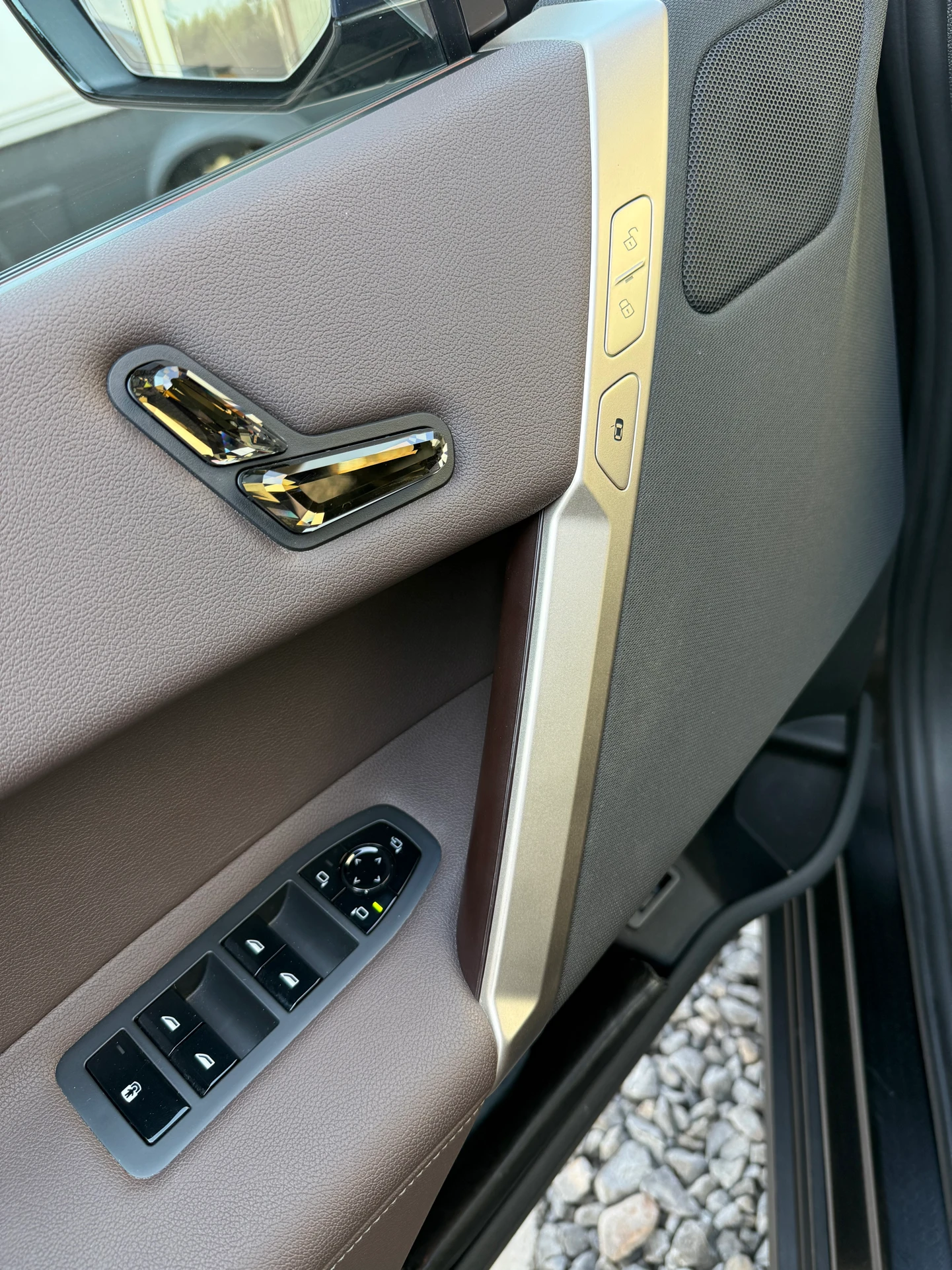 BMW iX xDrive40    Sky Lounge, снимка 9 - Автомобили и джипове - 55665881