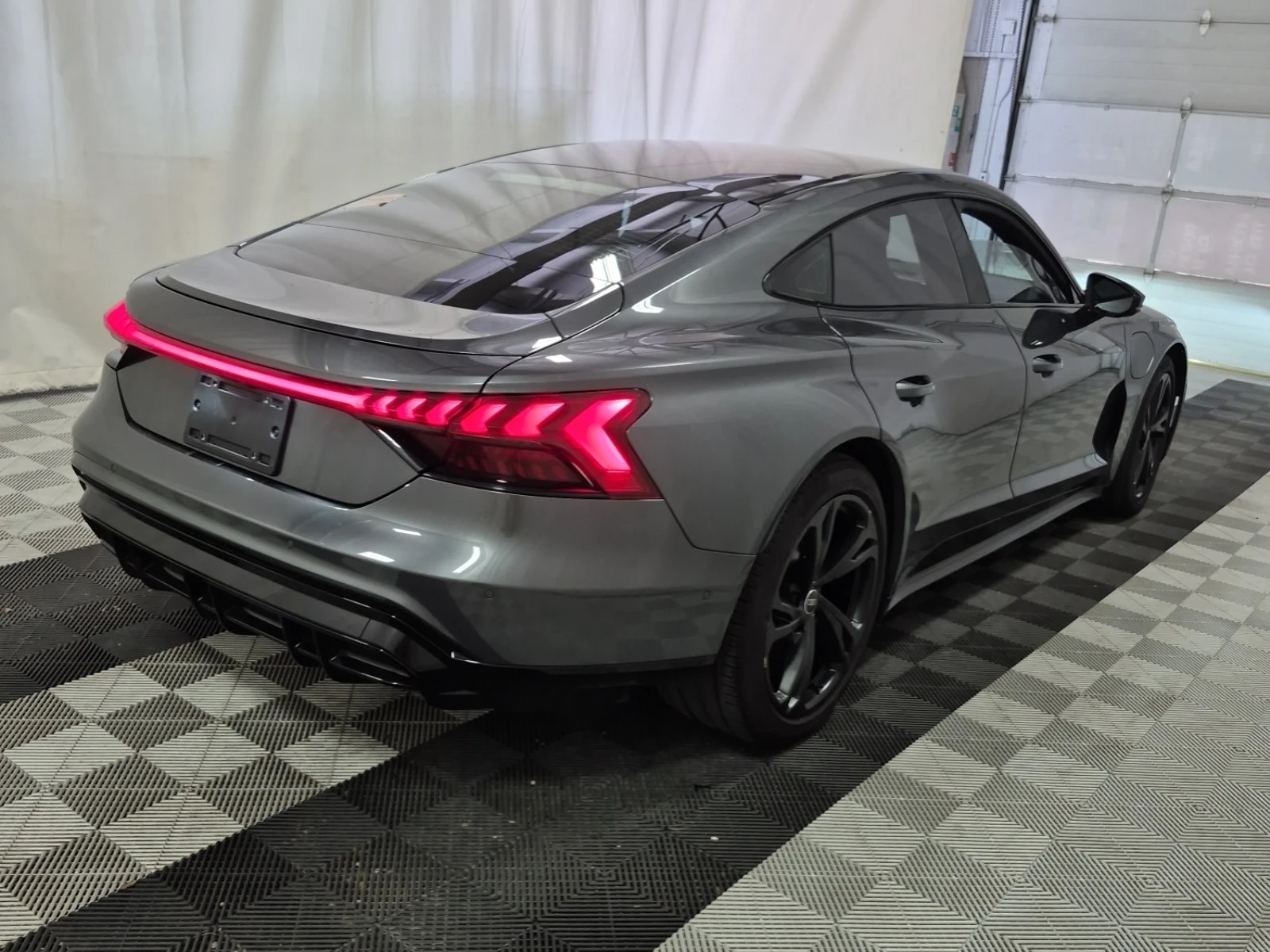 Audi E-Tron GT * QUATTRO * CARFAX * От VW * , снимка 3 - Автомобили и джипове - 55841375