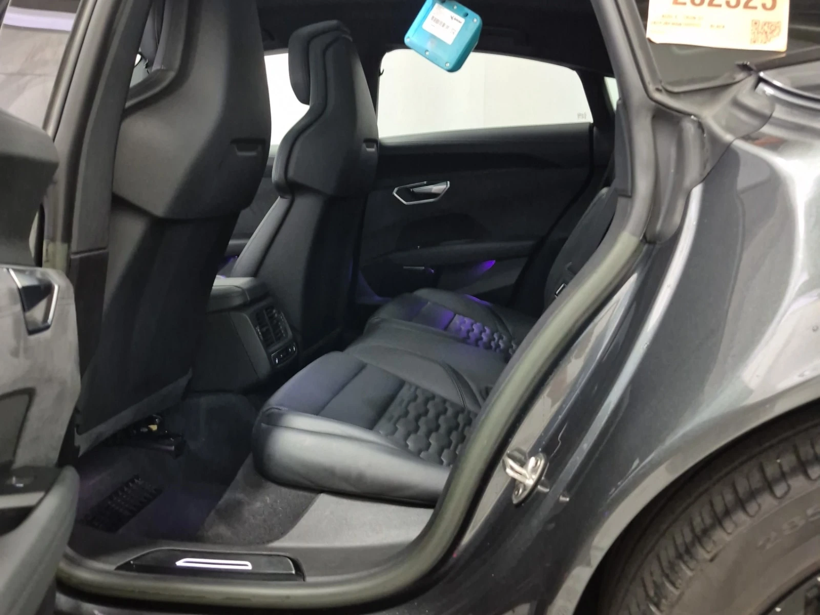 Audi E-Tron GT * QUATTRO * CARFAX * От VW * , снимка 10 - Автомобили и джипове - 55841375