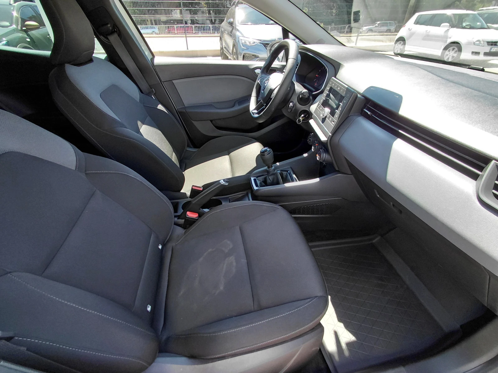 Renault Clio 1.0TCe /90k.c./6MT/Life, снимка 13 - Автомобили и джипове - 55845366