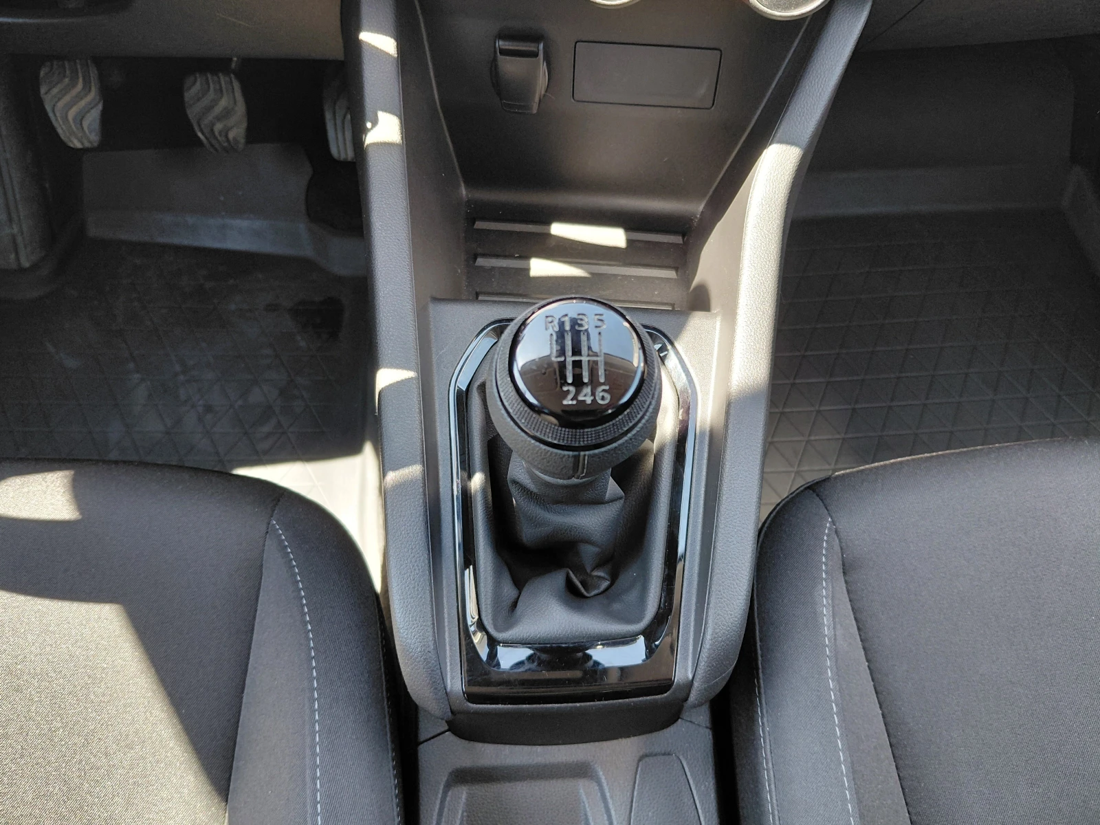 Renault Clio 1.0TCe /90k.c./6MT/Life, снимка 11 - Автомобили и джипове - 55845366