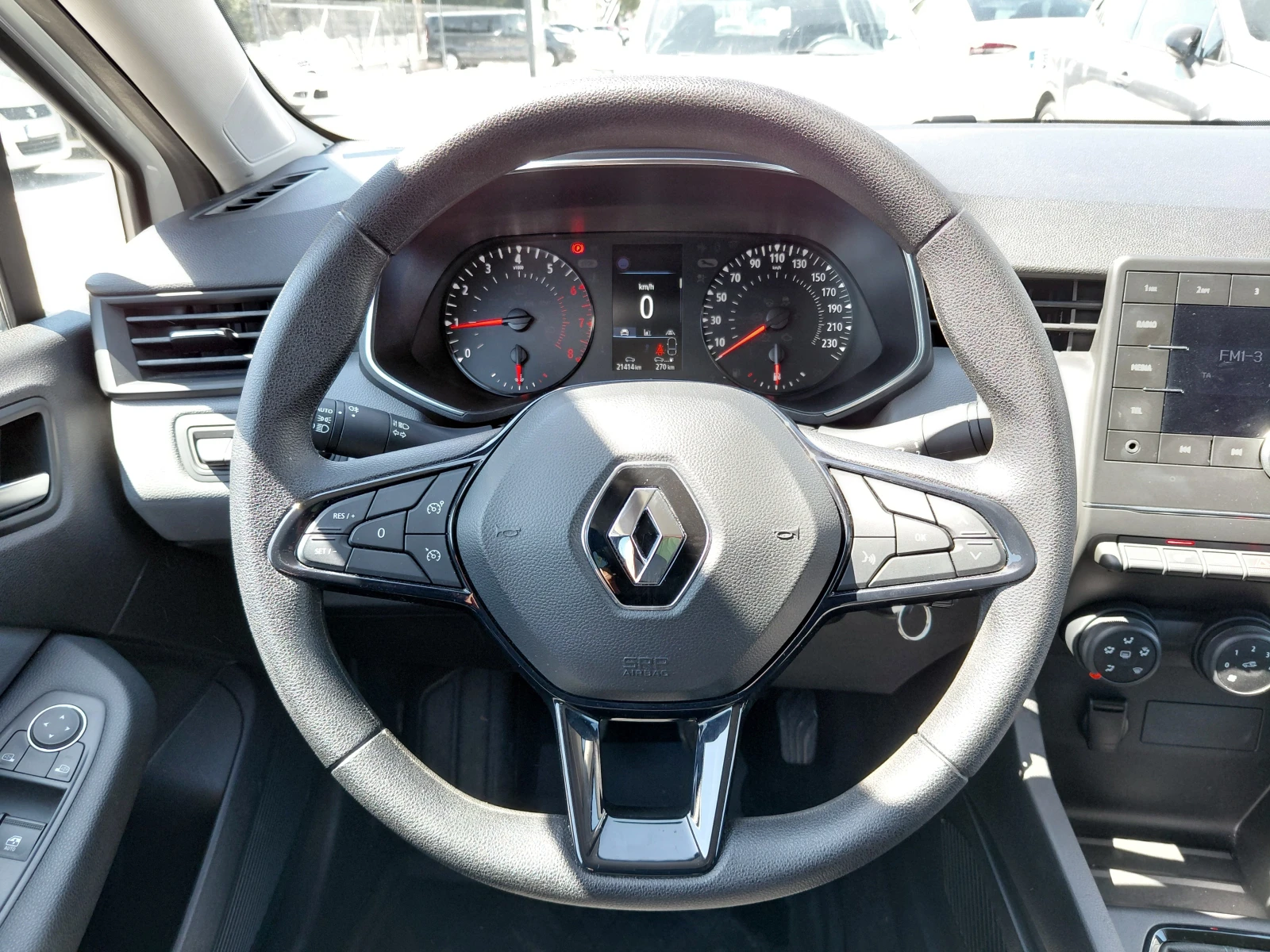 Renault Clio 1.0TCe /90k.c./6MT/Life, снимка 9 - Автомобили и джипове - 55845366