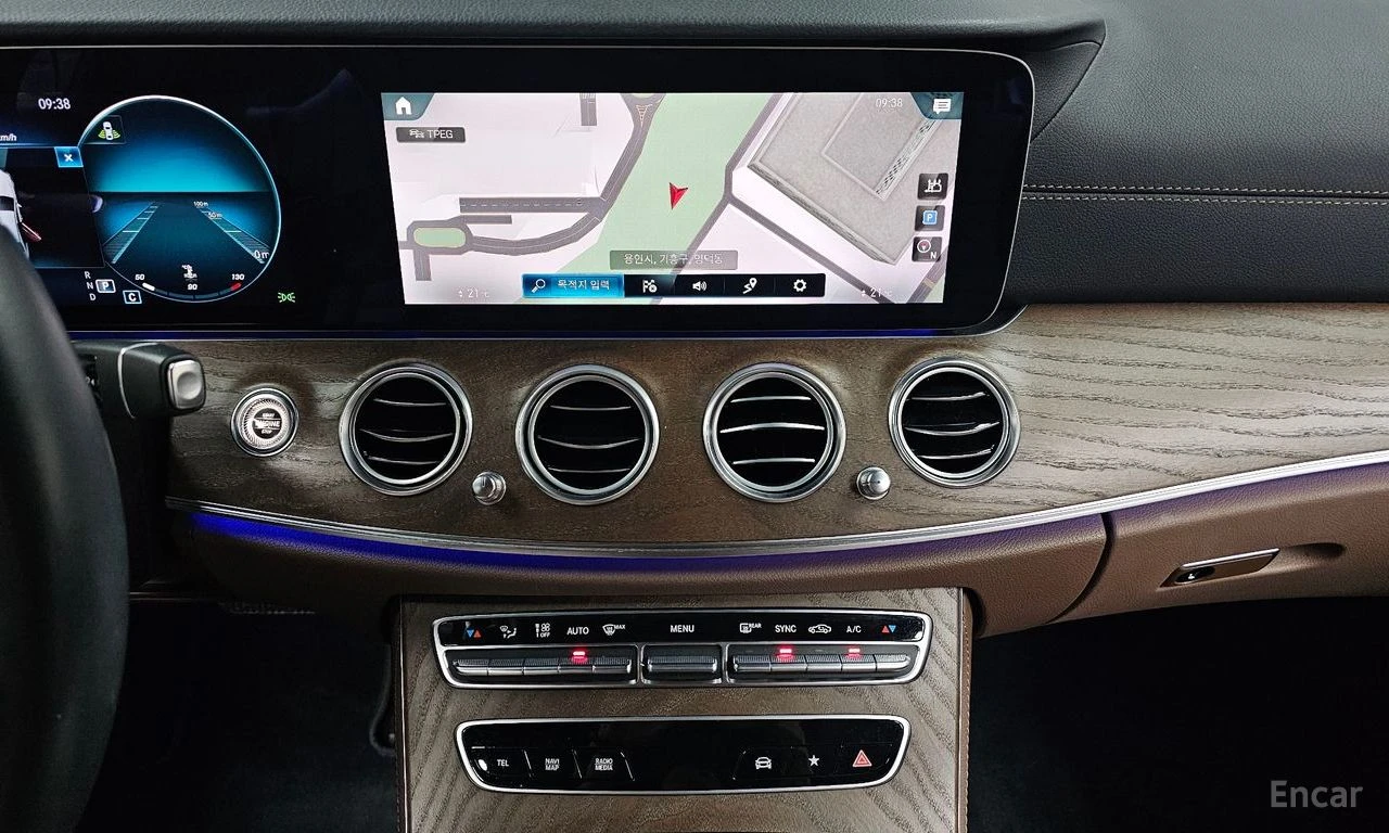 Mercedes-Benz E 220 4MATIC* EXCLUSIVE* ХЕДЪП* ДИСТРОНИК* КРАЙНА ЦЕНА, снимка 13 - Автомобили и джипове - 55987364