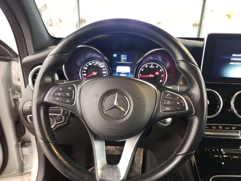 Mercedes-Benz GLC 300 * БЕЗ ЗАБЕЛЕЖКИ * ПАНОРАМА* ДВА КЛЮЧА* , снимка 11 - Автомобили и джипове - 53513670