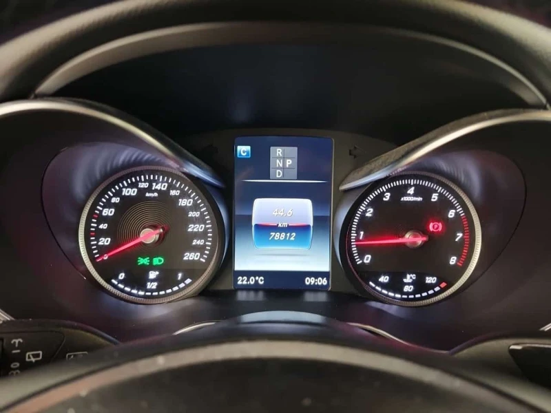 Mercedes-Benz GLC 300 * БЕЗ ЗАБЕЛЕЖКИ * ПАНОРАМА* ДВА КЛЮЧА* , снимка 10 - Автомобили и джипове - 53513670