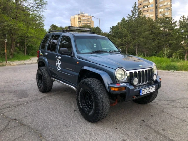 Jeep Cherokee 3.7 V6 - изображение 2