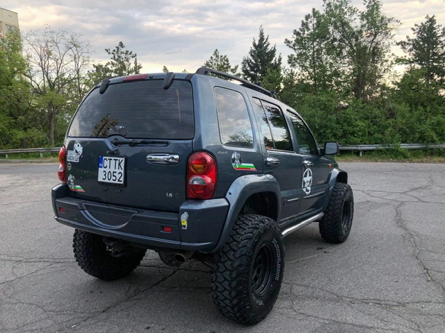 Jeep Cherokee 3.7 V6 - изображение 4