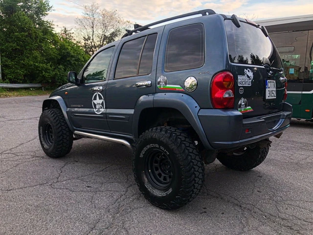 Jeep Cherokee 3.7 V6 - изображение 3