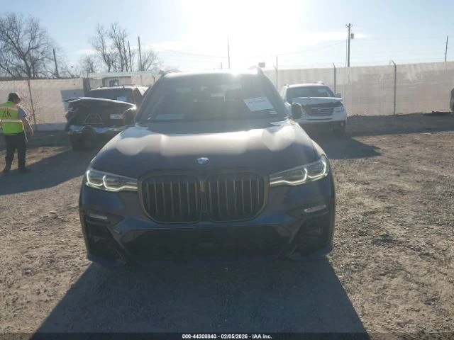 BMW X7 XDRIVE40I* ПОДГРЕВ* ОБДУХВАНЕ* ПАНОРАМА* HARMAN KA, снимка 11 - Автомобили и джипове - 54766403